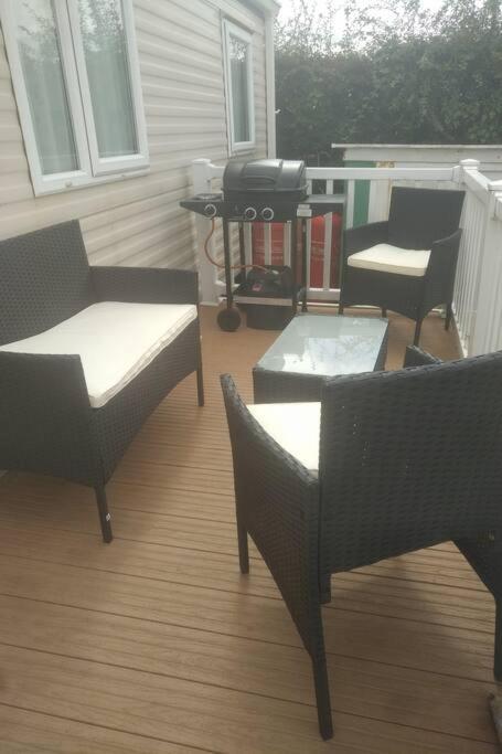 2 Bedroom Static Caravan On Quiet Park Near Caernarfon & Snowdonia Bagian luar foto